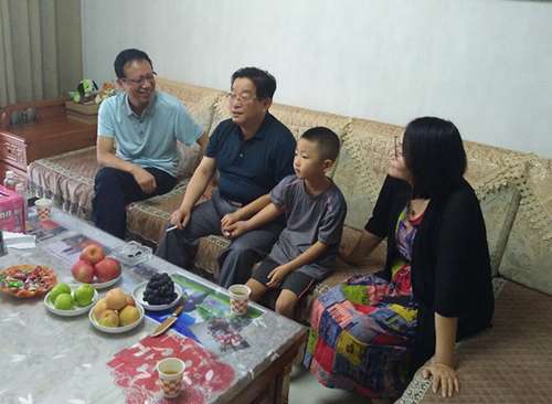 澄合分公司“八一”建军节走访慰问离退休复转军人