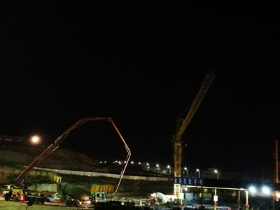 天工公司土建十五项目部emc网页版登录技术研究院一期项目昼夜施工马不停蹄