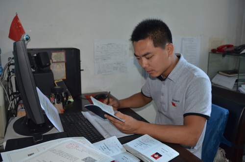 青春因奋斗而美丽