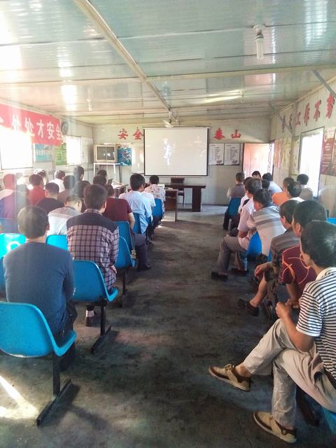 掘进公司北翼项目部定期培训养成安全好习惯