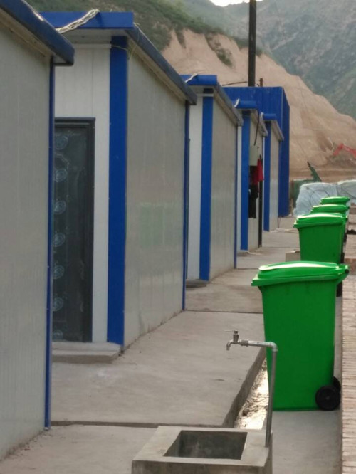 矿建二公司车村项目部职工喜迁新居