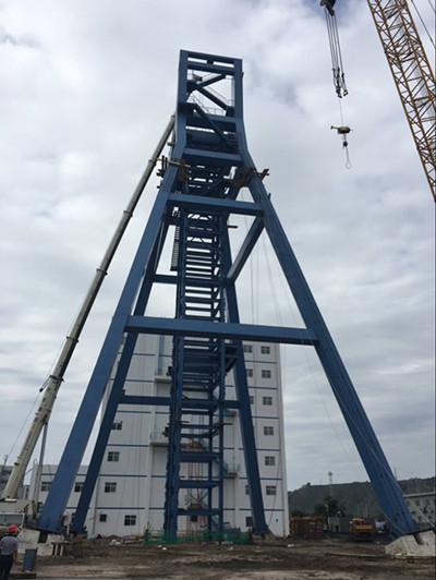 机电安装公司孟村井架及天轮吊装施工侧记
