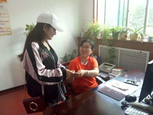 机电安装公司“金秋助学”圆困难学子梦