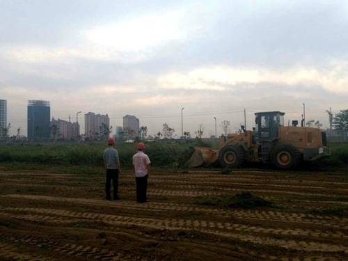 大秦置业公司“山水逸境”项目开工清表工作紧张有序推进