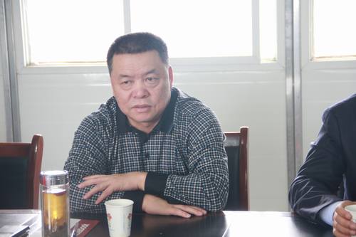 emc网页版登录集团总经理助理、建设集团联合党委书记、董事长宁兴刚节日期间深入铜煤公司施工生产一线视察慰问