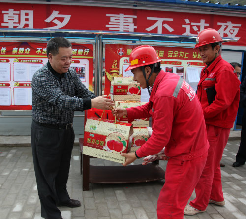 建设集团公司领导国庆期间走访慰问