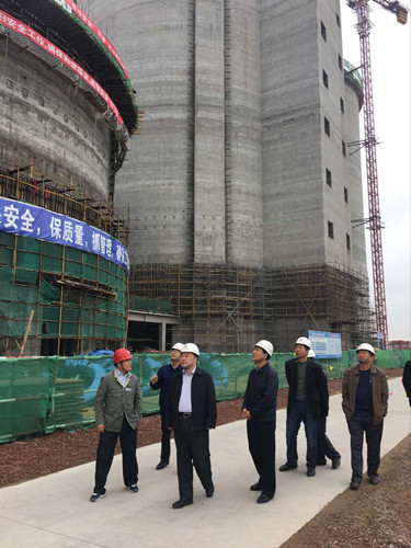 emc网页版登录集团总经理助理、建设集团联合党委书记、董事长宁兴刚一行中秋节深入天工公司土建第二项目部走访慰问