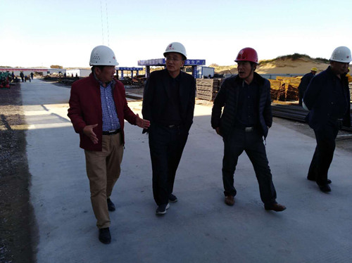 恒源集团公司党委书记、监事长王胜勇一行莅临天工公司小保当选煤厂末煤仓工地考察