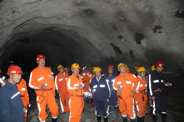 对标先进找不足 学习标杆促提升