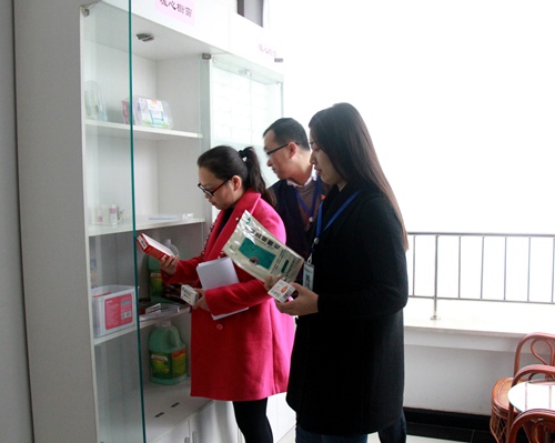 大秦置业公司:爱心橱窗闪亮登场作用大