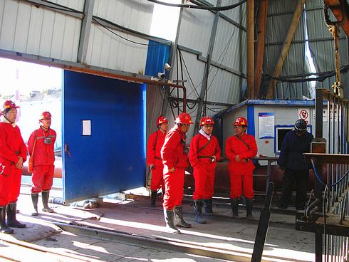 建设集团副总经理王明智深入矿建二公司小保当三项目部检查指导工作