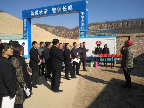 矿建二公司车村项目部迎来延安市人大代表