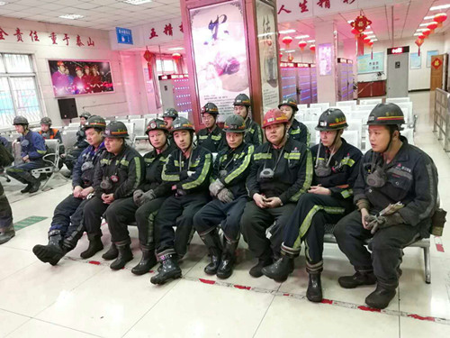 机电安装公司黄陵项目部承建的二部胶带机试运转成功