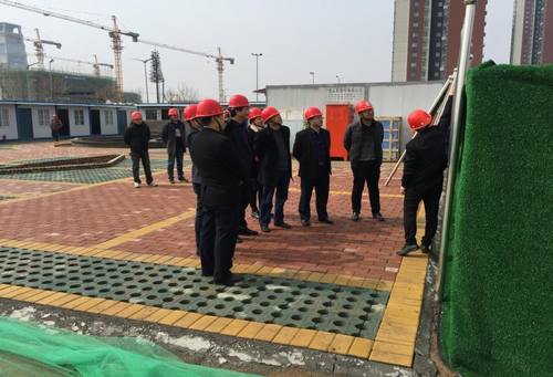 建设集团副总工程师陶波一行莅临铜煤公司承建的蓝山水岸工地检查指导工作