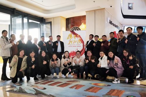 矿建二公司组团观看《厉害了,我的国》 为祖国打CALL