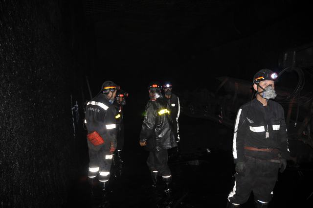 掘进公司小保当项目部112201外回风顺槽精准贯通