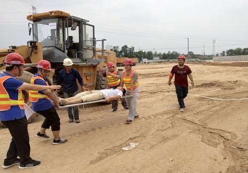 emc网页版登录建设宝鸡分公司“理论+实际” 举行酷夏防中暑演练