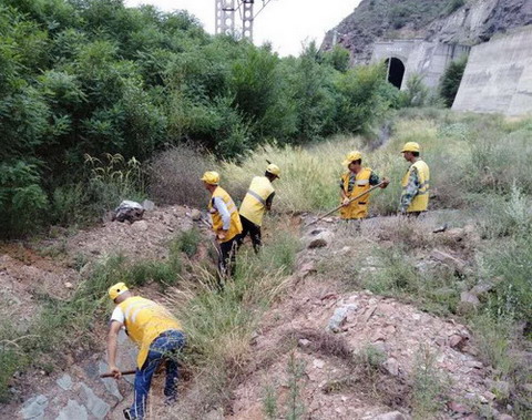 emc网页版登录建设铜川公司：红柠铁路项目部打响“雨季三防”战   撑起安全“保护伞”