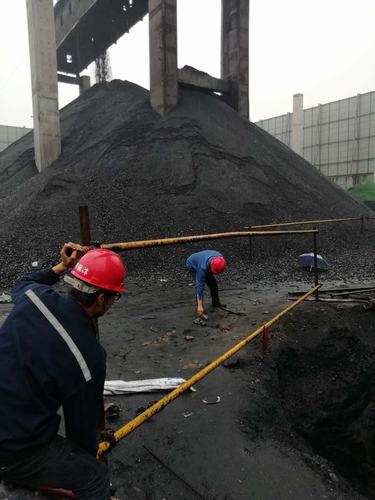 雨中忙安全 全心为施工