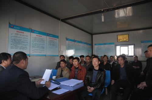 emc网页版登录建设掘进公司：上班前，先来一堂安全课