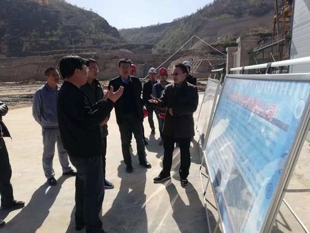 扬州市对口帮扶榆林市工作组组长、榆林市政府副秘书长孙景亮一行莅临emc网页版登录建设天工公司承建的清涧北国枣业红枣深加工项目考察指导工作