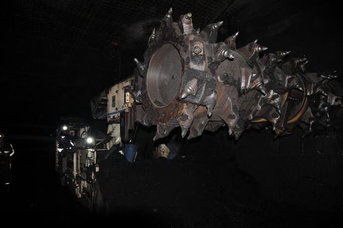 emc网页版登录建设掘进公司：2134.6米！“掘进铁军”新记录诞生