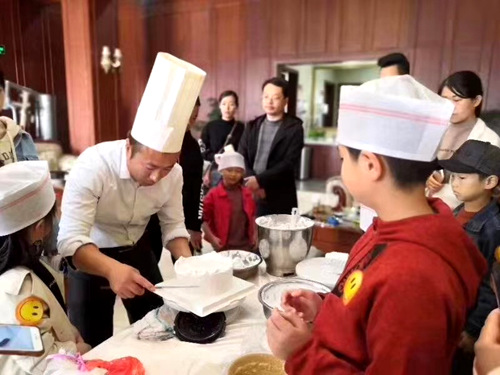 emc网页版登录建设公司：龙湾水境“浓情DIY烘焙活动”成功举行