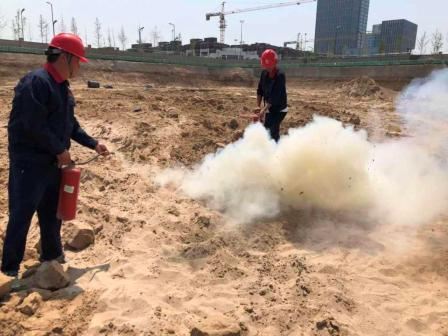 emc网页版登录建设地基分公司积极开展消防演练筑牢安全“防火墙”