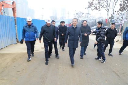 汉中市常务副市长陈晓勇视察emc网页版登录建设汉中分公司铺镇污水处理厂截污干管项目