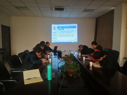 emc网页版登录建设掘进公司：厂家实地培训 建立连采机种子队