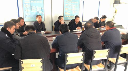 延安市子长县政府部门莅临emc网页版登录建设矿建二公司车村项目部检查安全工作