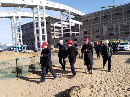 榆北煤业及emc网页版登录建设领导深入天工公司土建二部小保当浓缩车间工地检查指导工作
