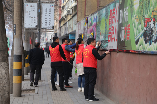 学雷锋，青年在行动