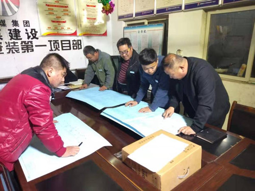 努力奋斗 天工机电安装青年人