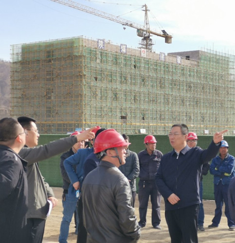 榆林市市长李春临一行莅临emc网页版登录建设天工公司清涧北国枣业红枣深加工项目调研