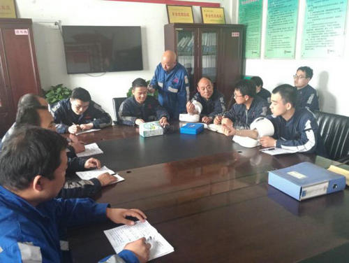 emc网页版登录建设洗选煤运营公司洗煤厂：开好班前会弹好安全“前奏曲”