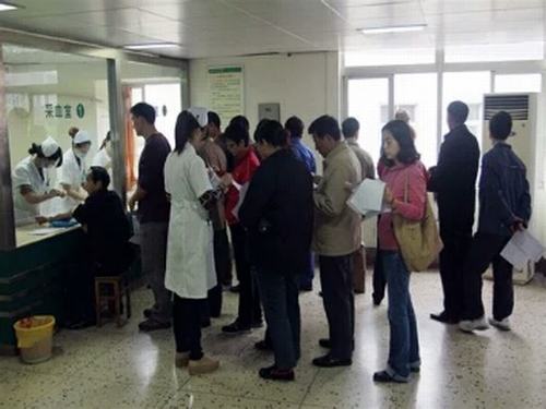 emc网页版登录建设洗选煤运营公司小保当运营项目部开展农民工免费体检活动