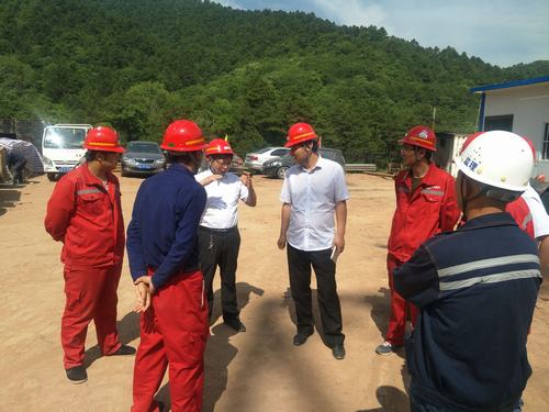 黄陵建北煤矿领导莅临emc网页版登录建设矿建二公司建庄项目部检查指导工作