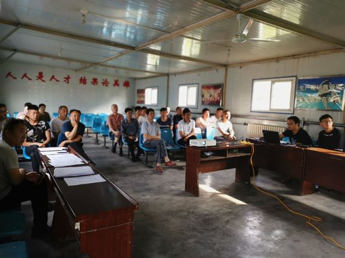 emc网页版登录建设掘进公司：学规程 背规程 用规程 规范行为保安全