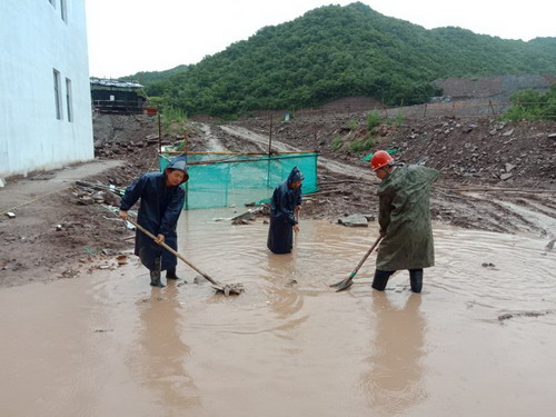 emc网页版登录建设铜川公司第一项目部雨季三防“显身手”