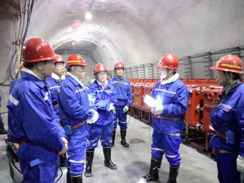 铜川耀州区煤矿企业负责人与emc网页版登录建设矿建二公司冶坪项目部开展学习对标