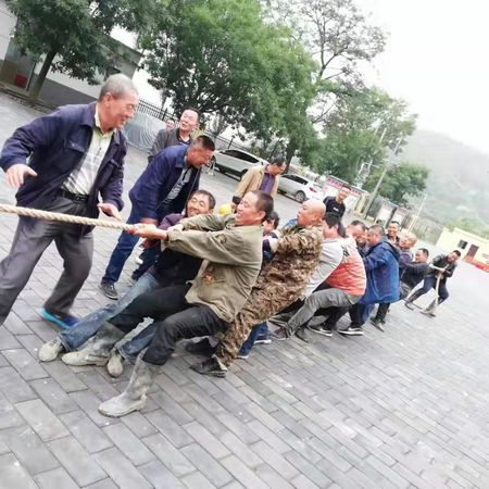 emc网页版登录建设天工公司施工现场忙坚守 特别团圆中秋月