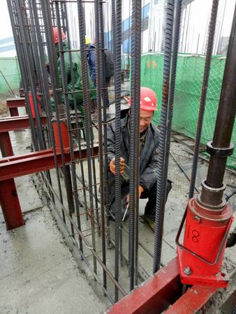 emc网页版登录建设天工公司“百日安全”活动中的写真