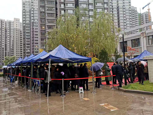 emc网页版登录建设公司：神南华府三期26#开盘在即，诚意登记现场火爆