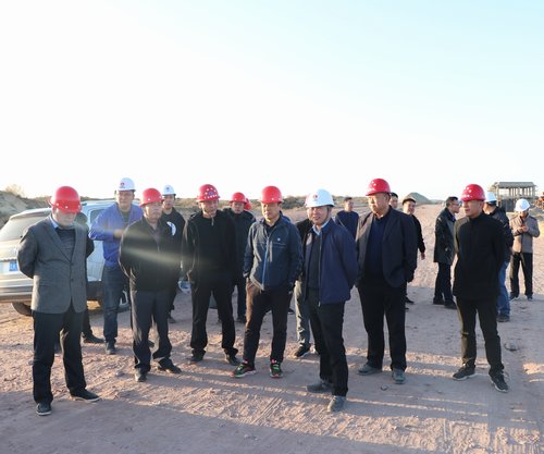 铁流集团董事长赵国智一行莅临emc网页版登录建设路桥分公司靖神铁路项目部检查