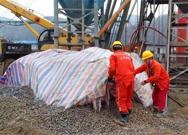 emc网页版登录建设矿建三公司崔木项目部:冬季施工“不降温” 全力以赴推进项目建设