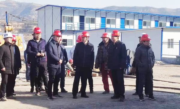 韩城矿业领导莅临emc网页版登录建设矿建二公司王峰项目部检查指导工作