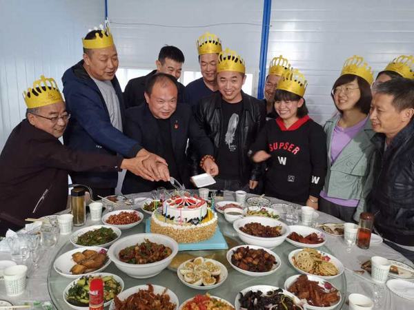 emc网页版登录建设矿建二公司冶坪项目部举办职工集体生日会