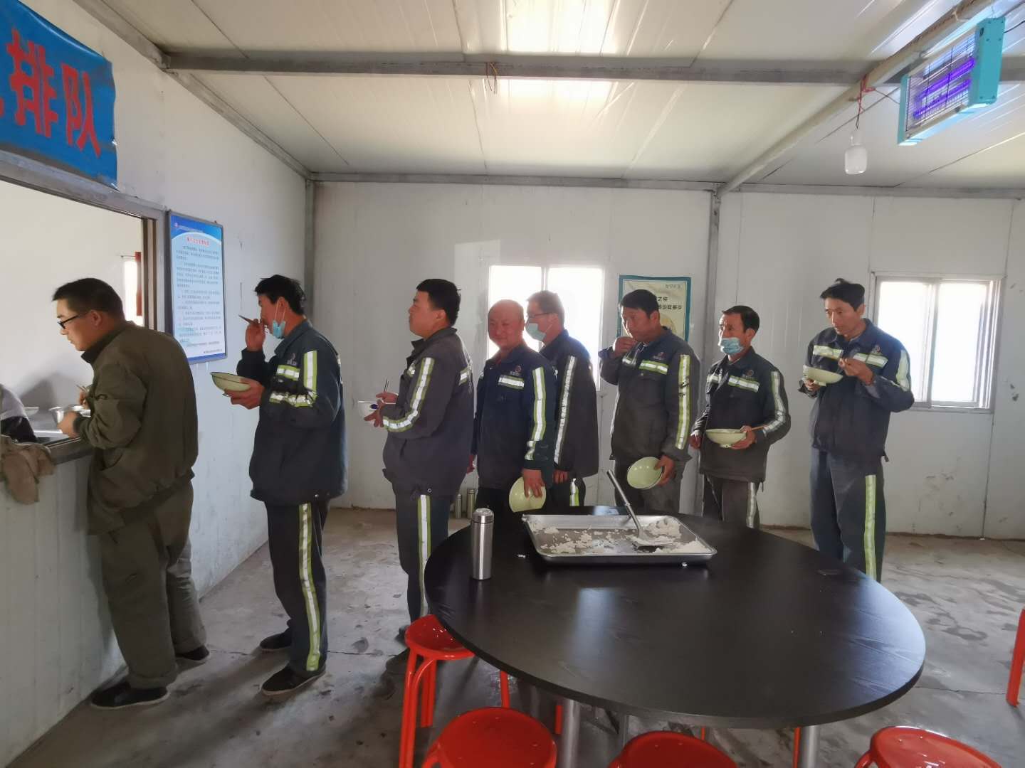 emc网页版登录建设机电安装公司彬长项目部：关爱职工做好后勤服务