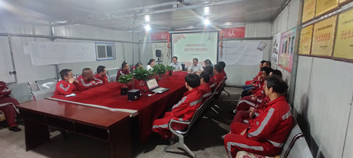 emc网页版登录建设机电安装公司深入一线讲廉政党课
